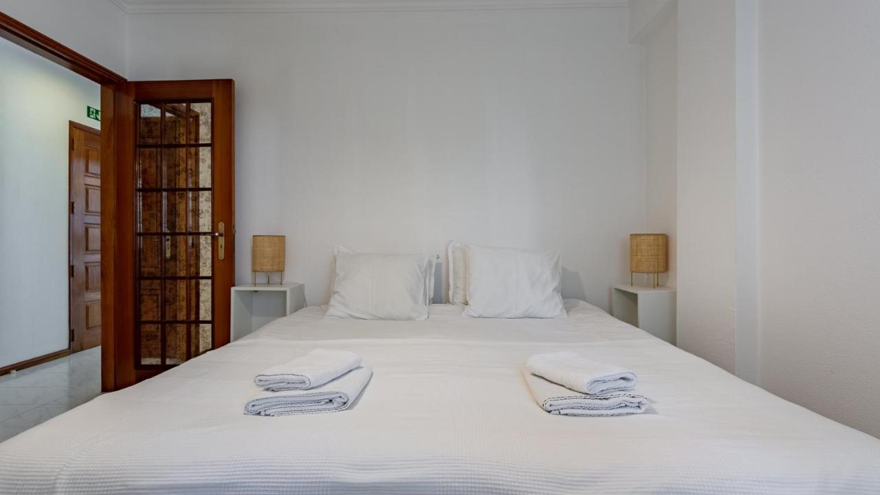 Bright 1Bdr Apartment W/Balcony By Lovelystay Vila Real de Santo Antonio Exterior photo
